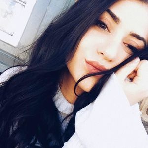 Meet your Posher, Sümeyye